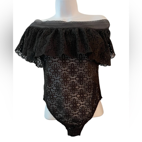 Off-the-shoulder black sexy  sheer lace bodysuit size Medium VICTORIA’S SECRET - Picture 2 of 8